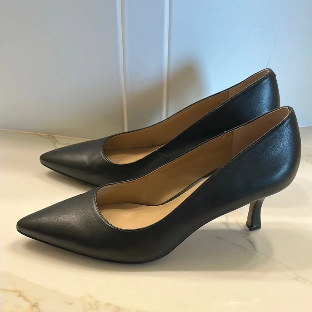 Ann Taylor Black Pointed-Toe Leather Pumps